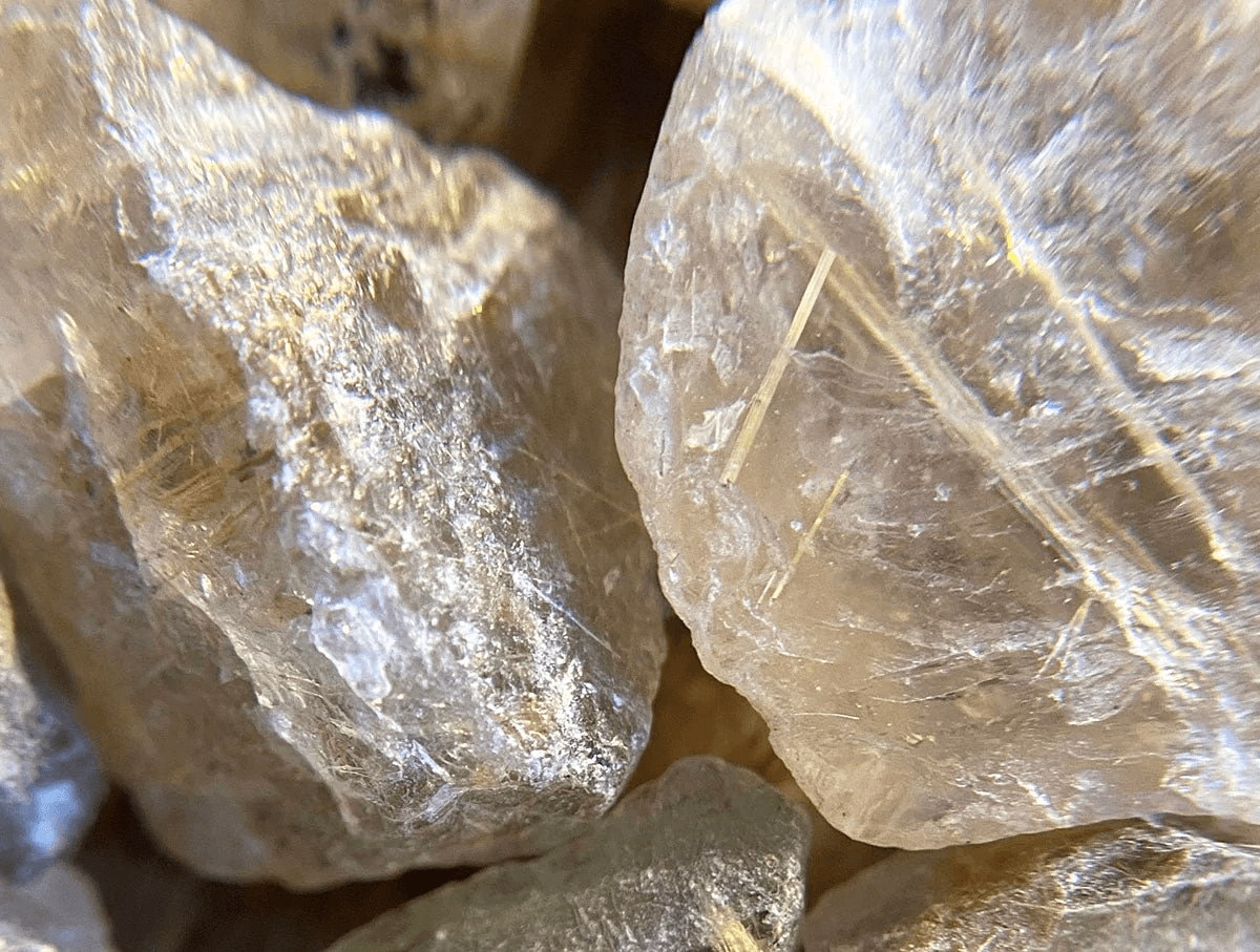 Rutilated Quartz Benefits, Properties and Meanings