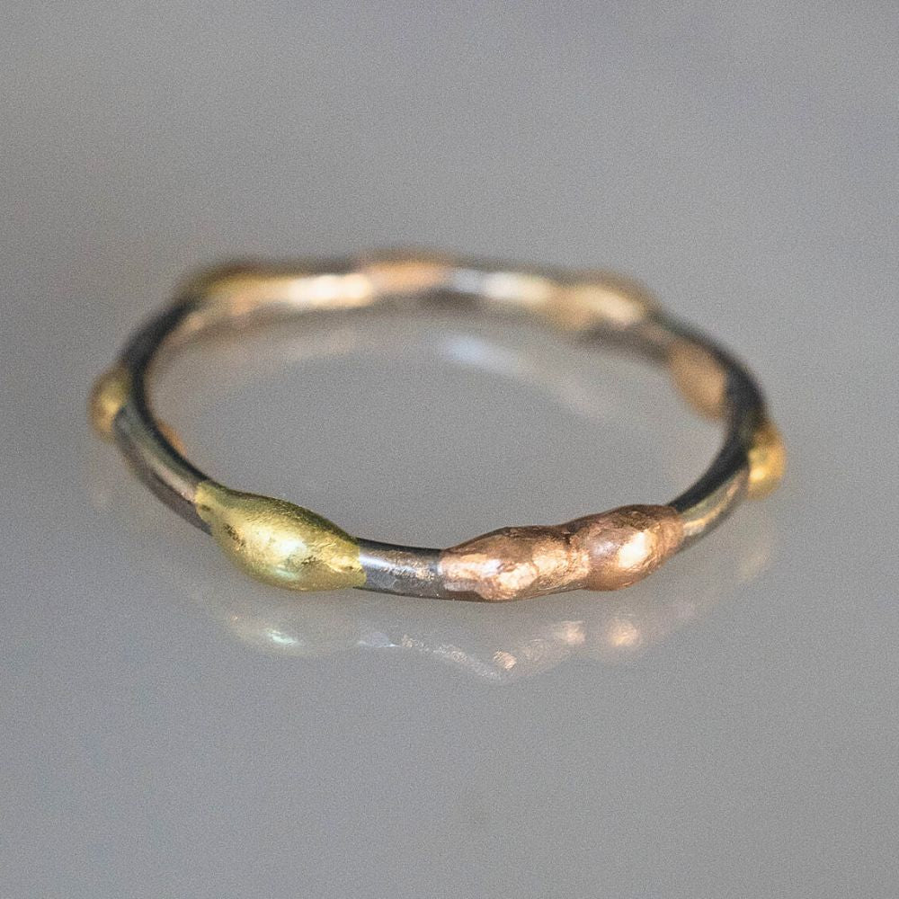 Palladium and Gold Embedded Band