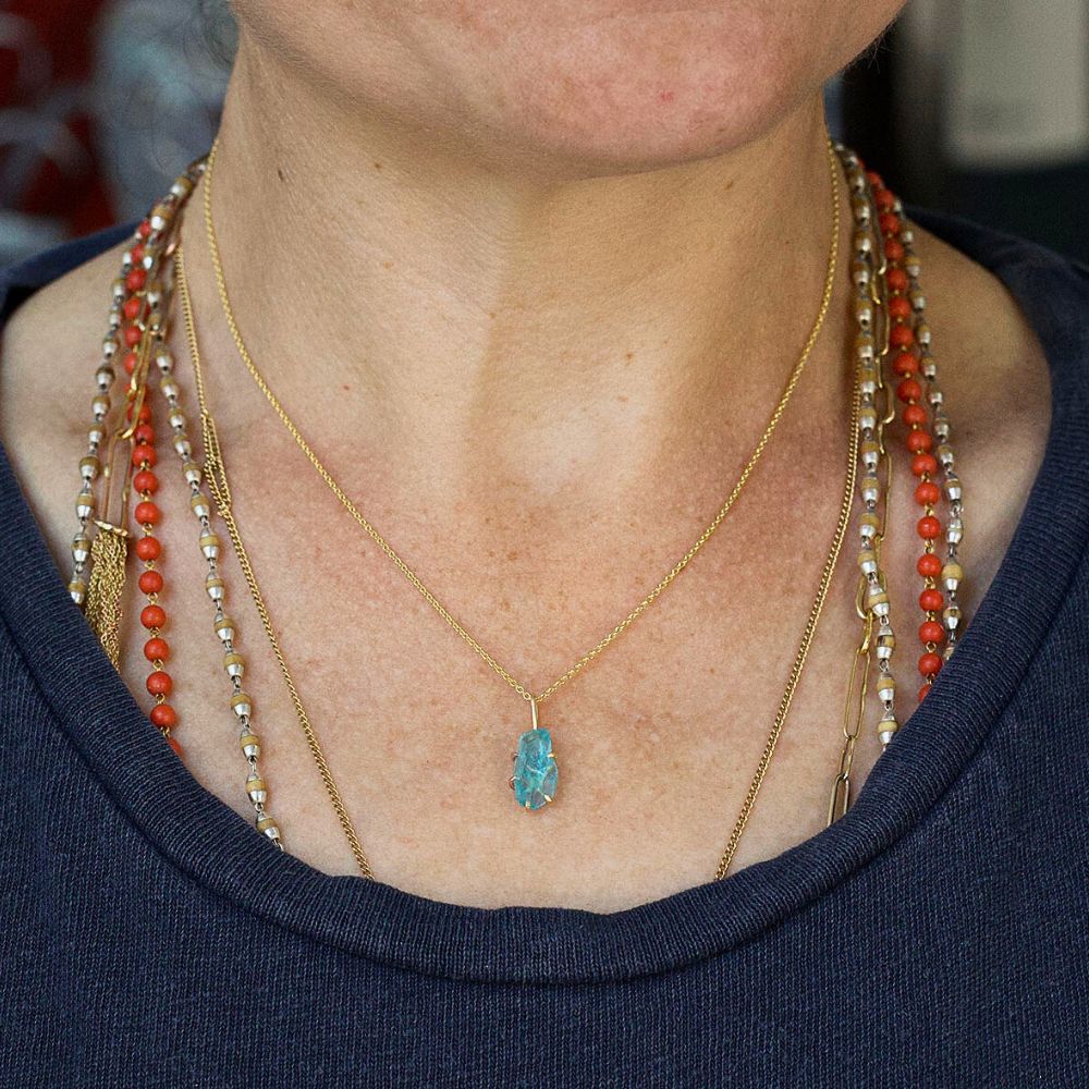 Aapatite Small Stone Pendant with a Yellow Gold Cable Chain