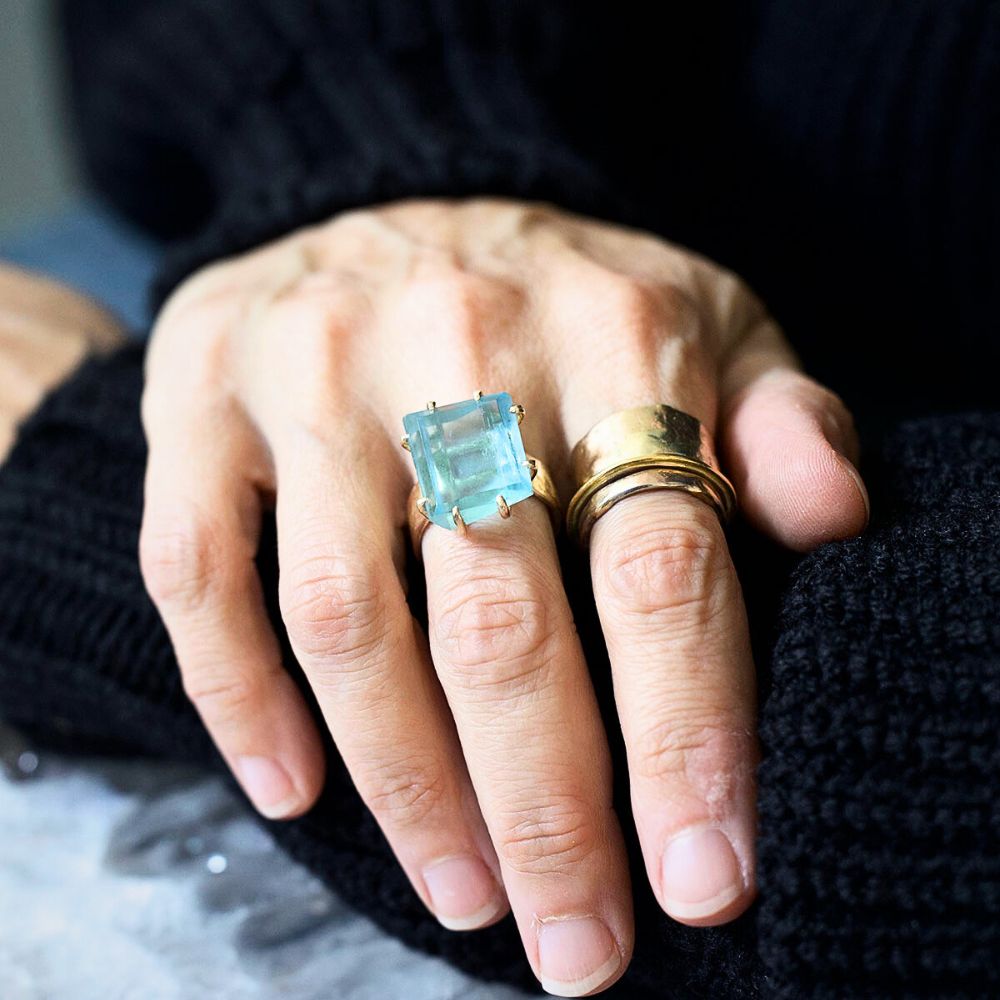 Exceptional Aquamarine Large Stone Ring on Our 6MM Gold Cigar Band
