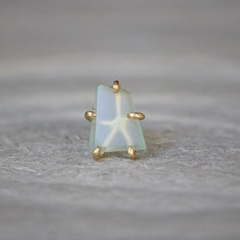 Chrysoprase Small Stone Single Stud