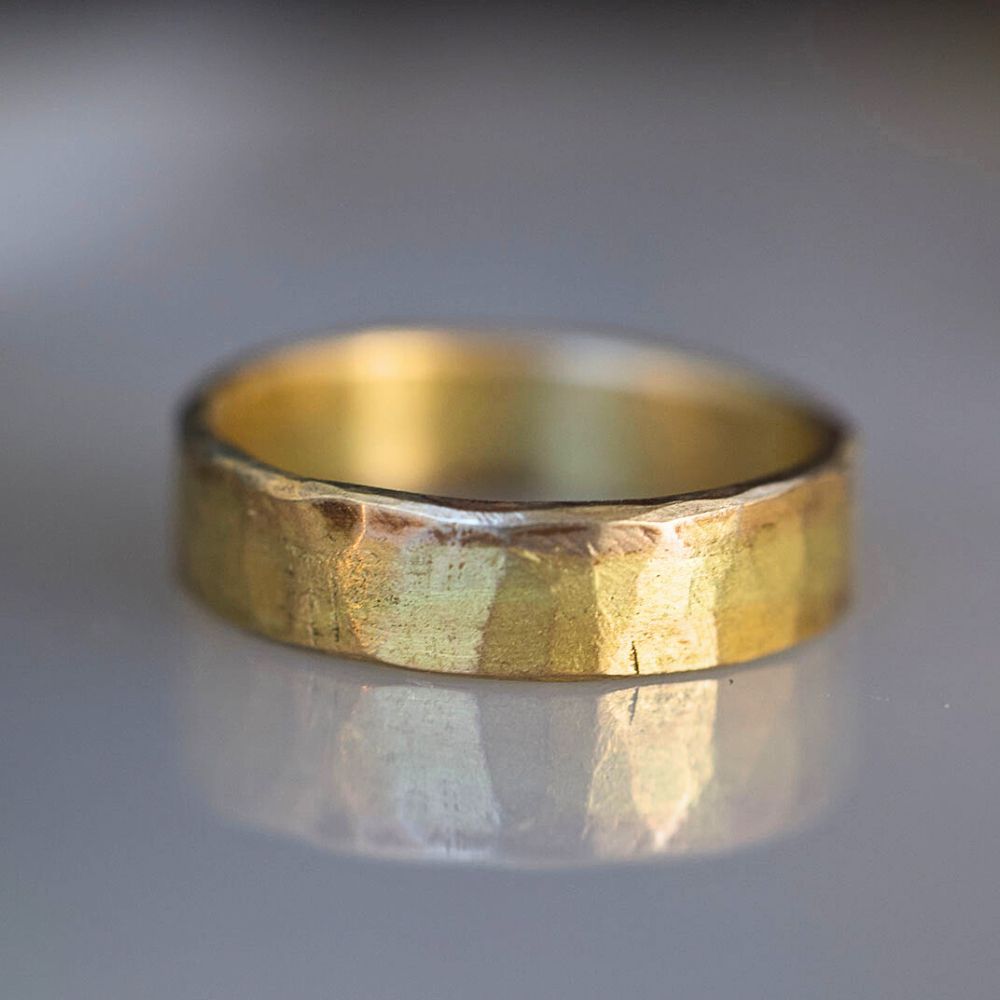 Green Gold Flat Ribbon Ring