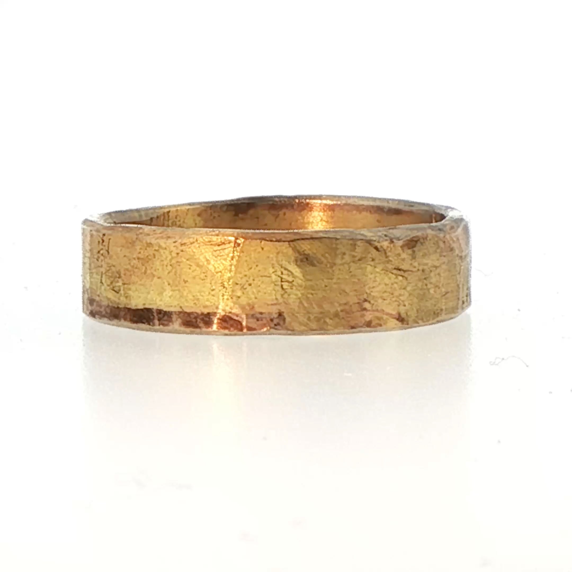 Green Gold Flat Ribbon Ring