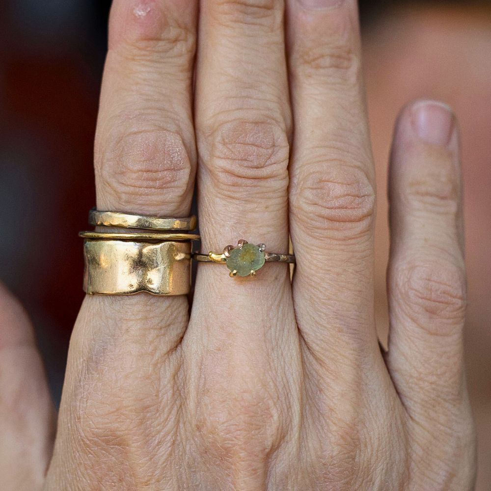 Montana Sapphire Small Stone Ring on a Palladium and Gold Band