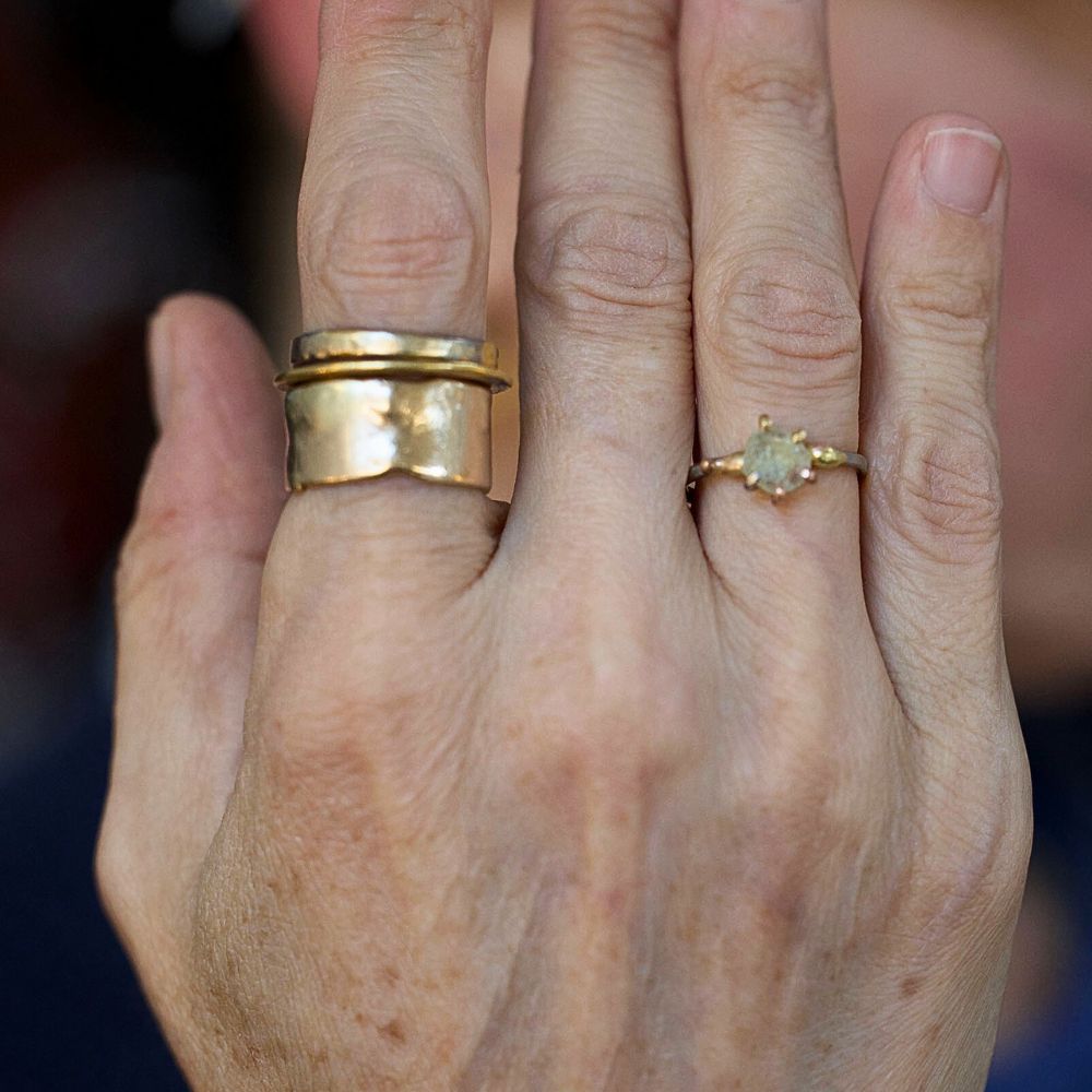 Montana Sapphire Small Stone Ring on a Palladium and Gold Band