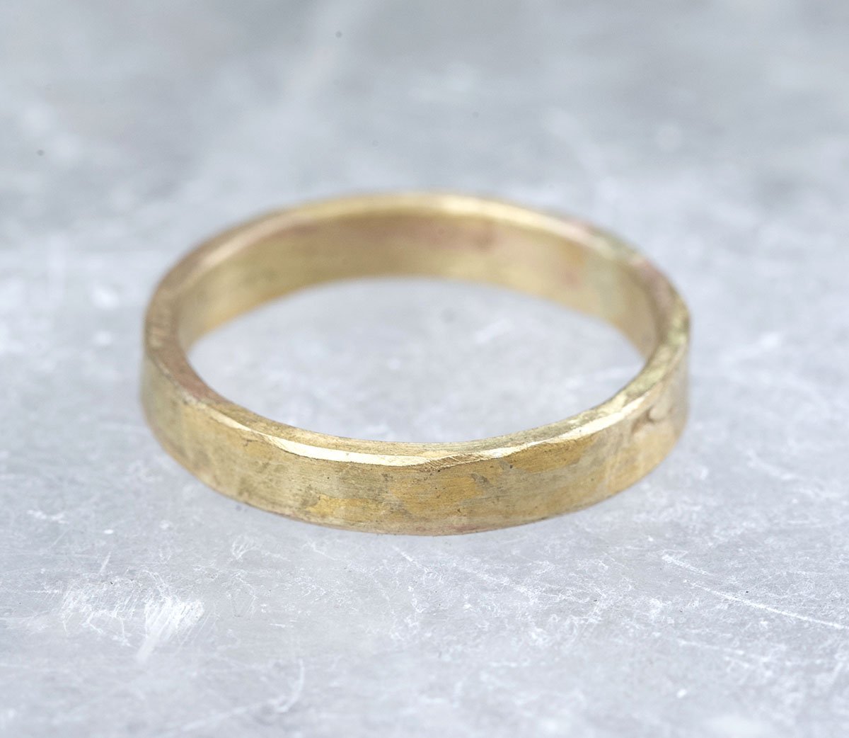 Yellow gold ribbon ring