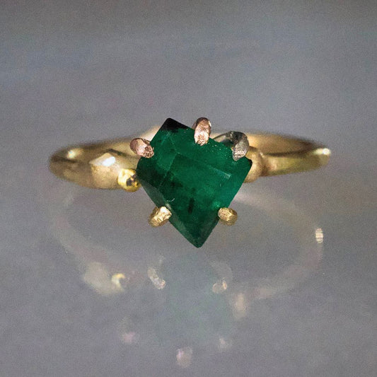 Brazilian Exceptional Emerald Small Stone Ring on a Yellow Gold Embedded Band