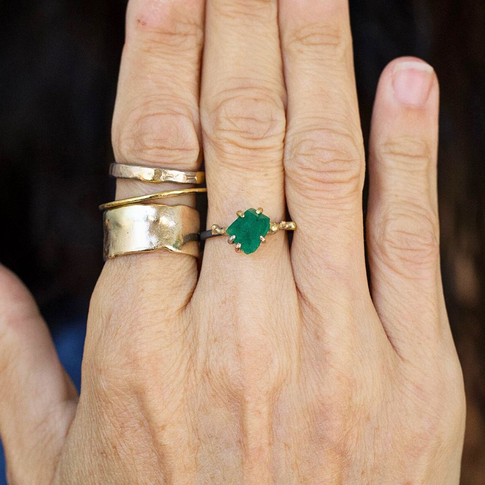 Brazilian Exceptional Emerald Small Stone Ring