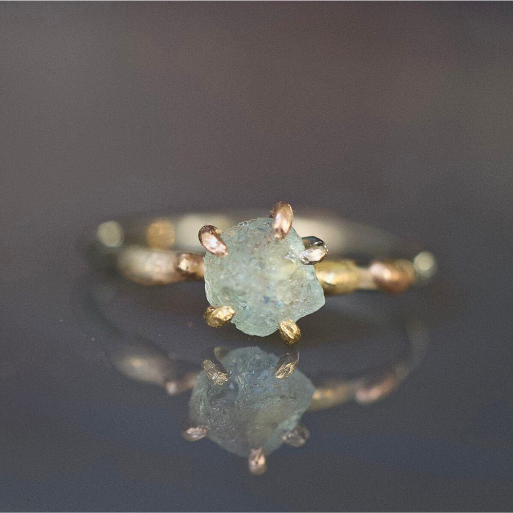 Montana Sapphire Small Stone Ring on a Palladium and Gold Band