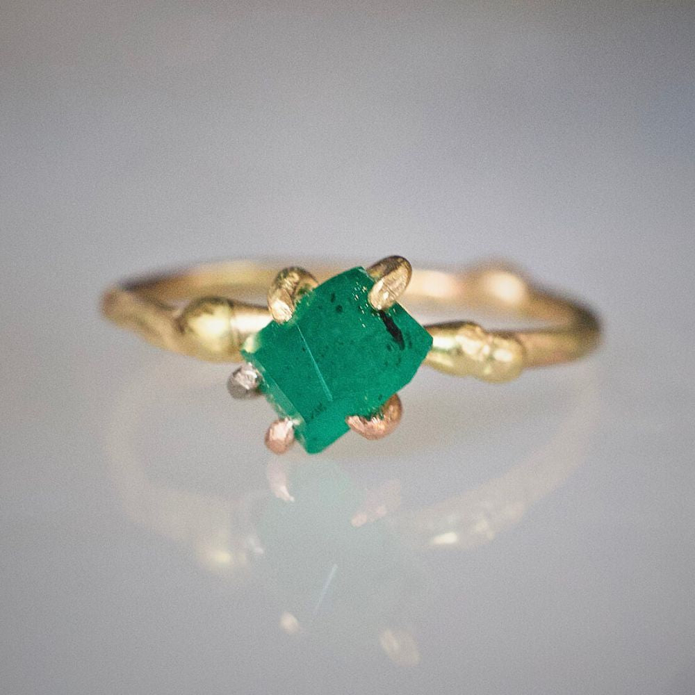 Brazilian Exceptional Emerald Small Stone Ring on a Yellow Gold Band