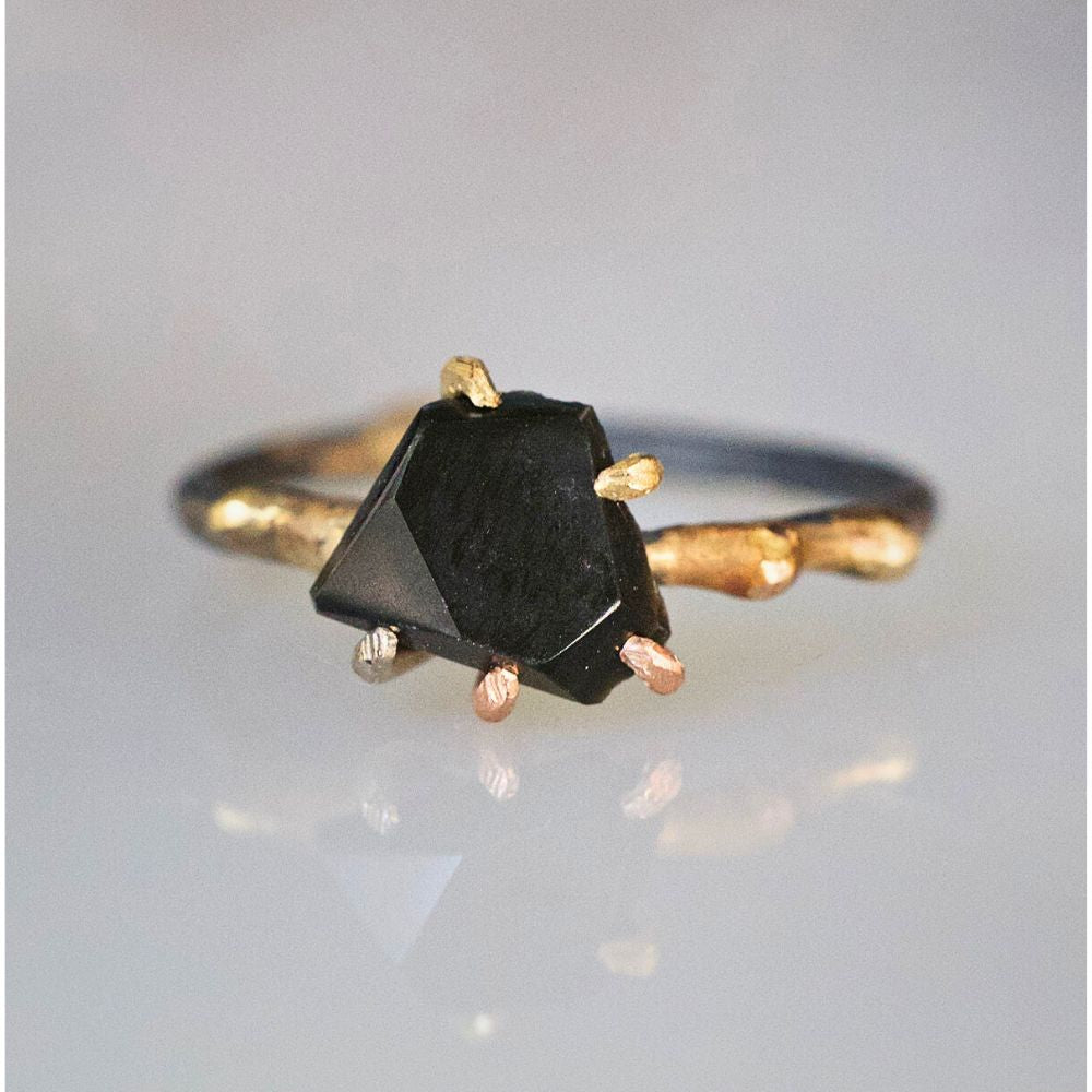 Wyoming Black Jade Small Stone Ring