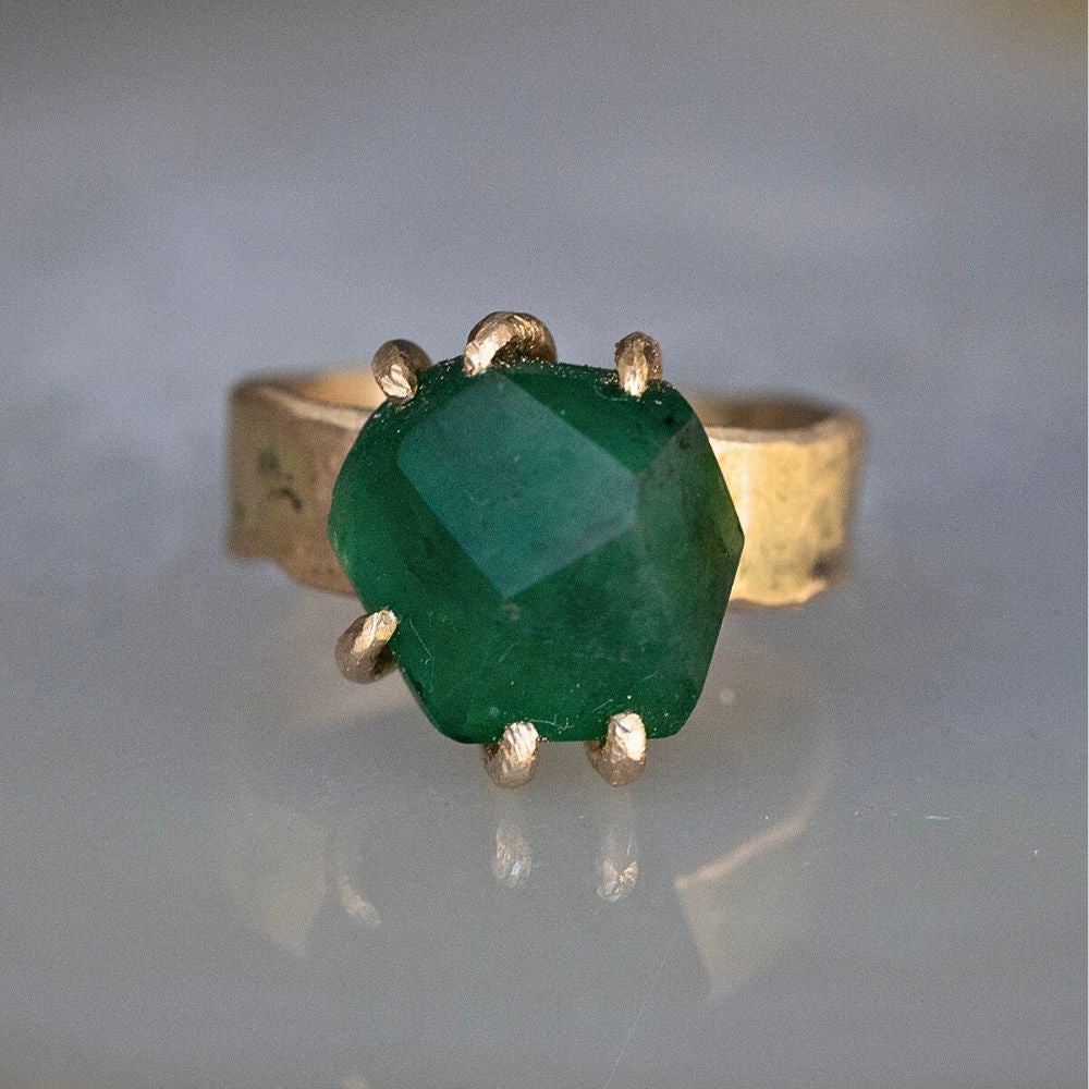 Brazilian Emerald Medium Stone Ring on a 6MM Cigar Band