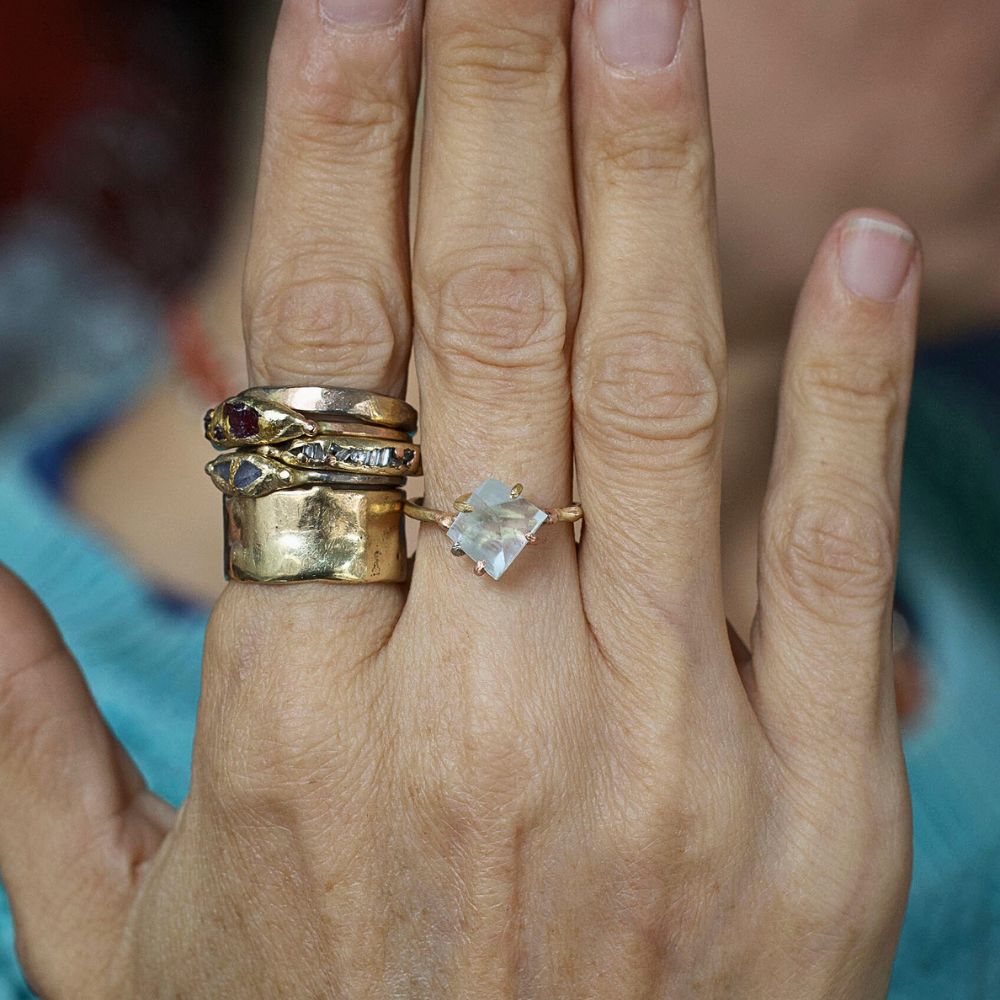 Aquamarine Small Stone Ring on a Yellow Gold Band