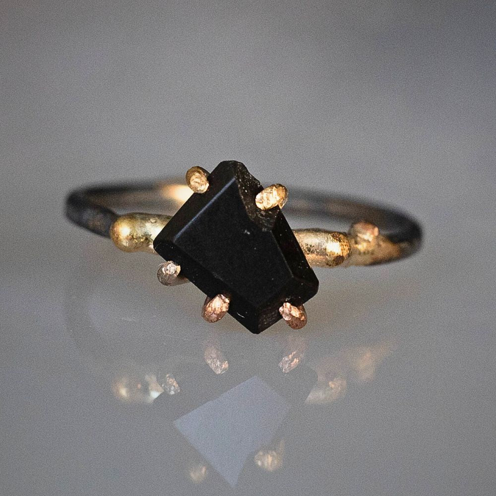 Wyoming Black Jade Small Stone Ring