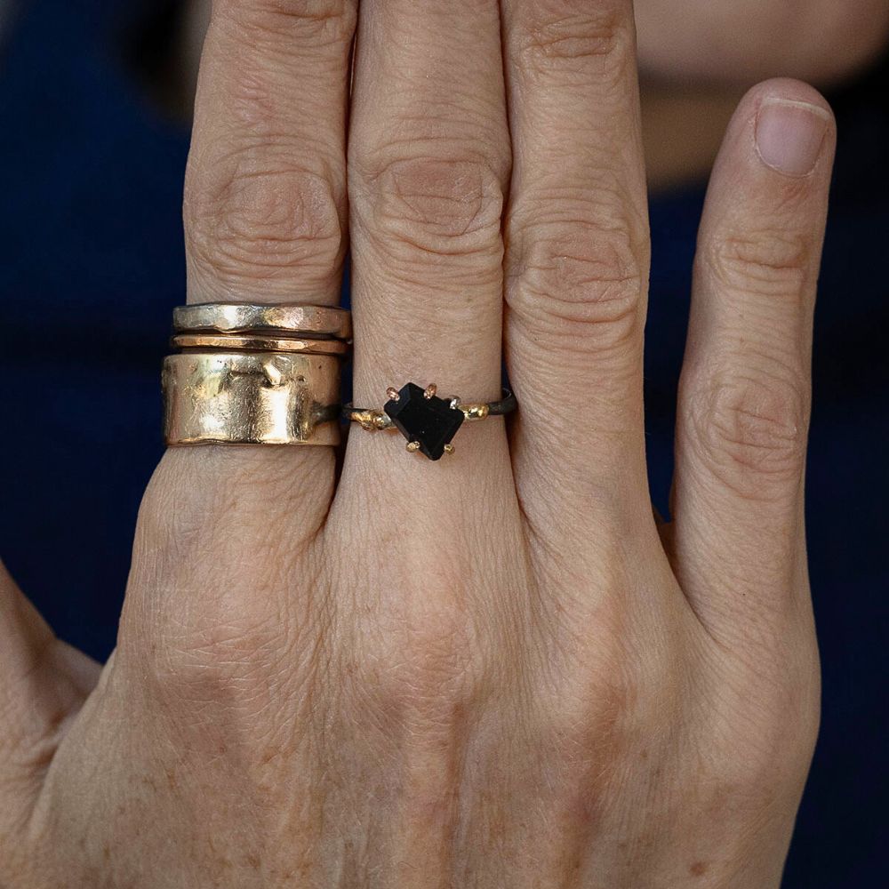 Wyoming Black Jade Small Stone Ring