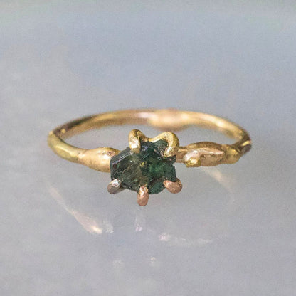 Alexandrite Small Stone Ring on a Yellow Gold Band