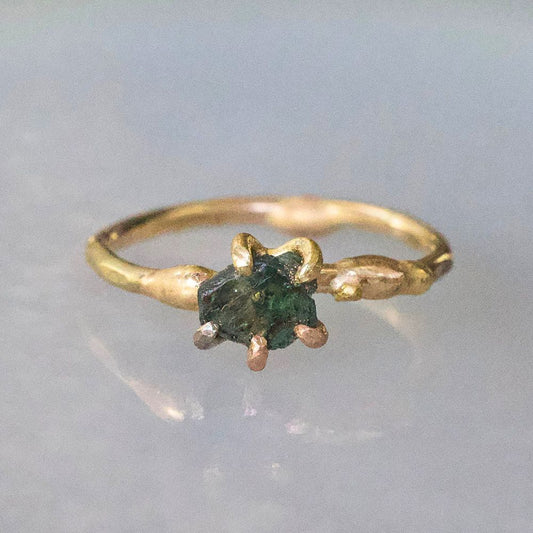 Alexandrite Small Stone Ring on a Yellow Gold Band