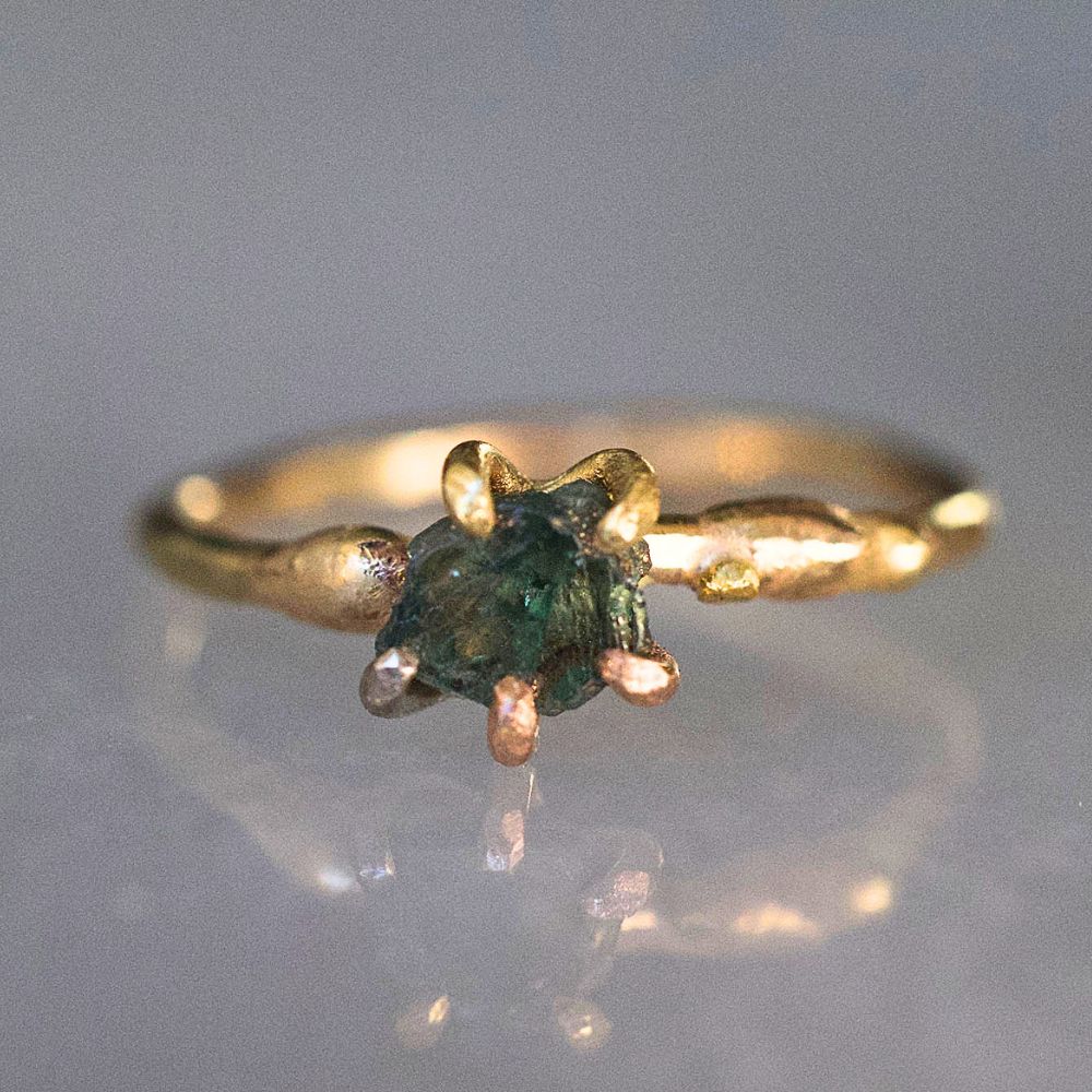 Alexandrite Small Stone Ring on a Yellow Gold Embedded Band