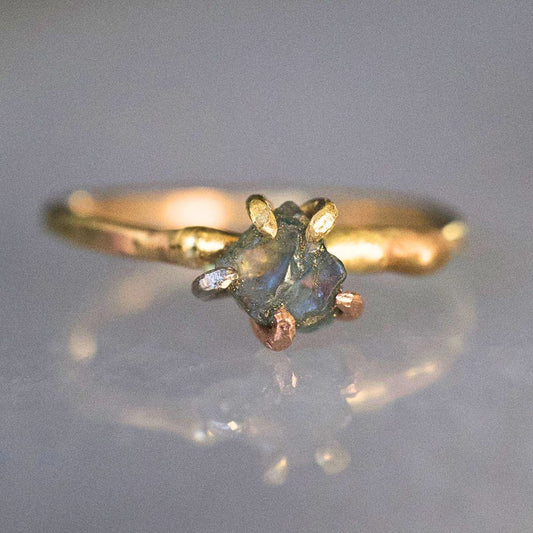 Alexandrite Small Stone Ring on a Yellow Gold Embedded Band