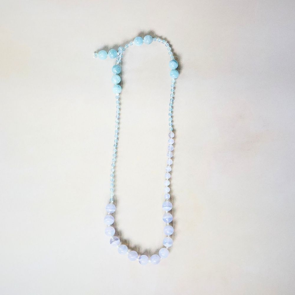 Aquamarine and Chalcedony Lariat 22  Inches