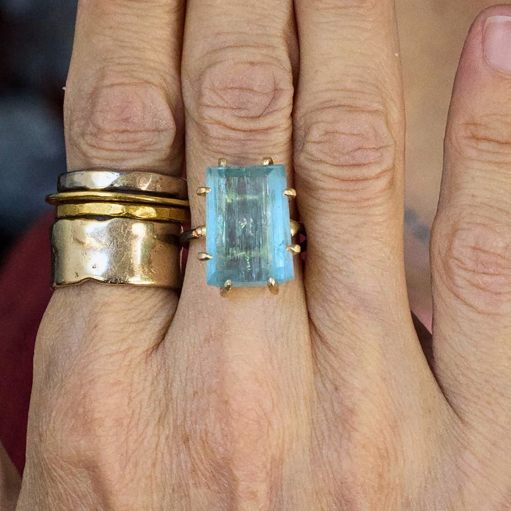 Exceptional Aquamarine Large Stone Ring
