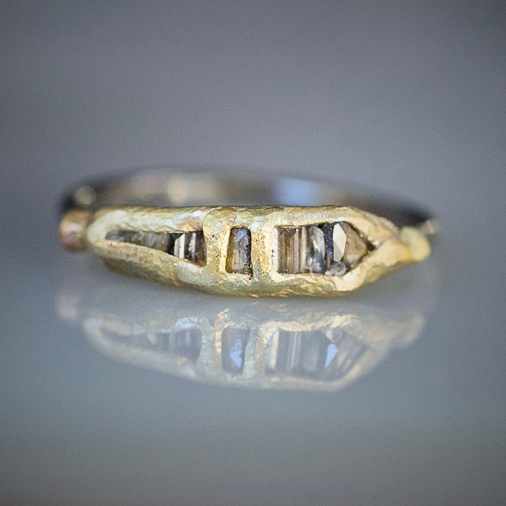 Mixed Diamond Band on a Palladium Band