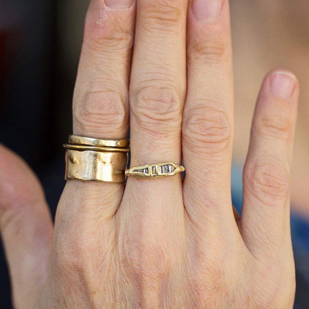 Mixed Diamond Band on a Palladium Band