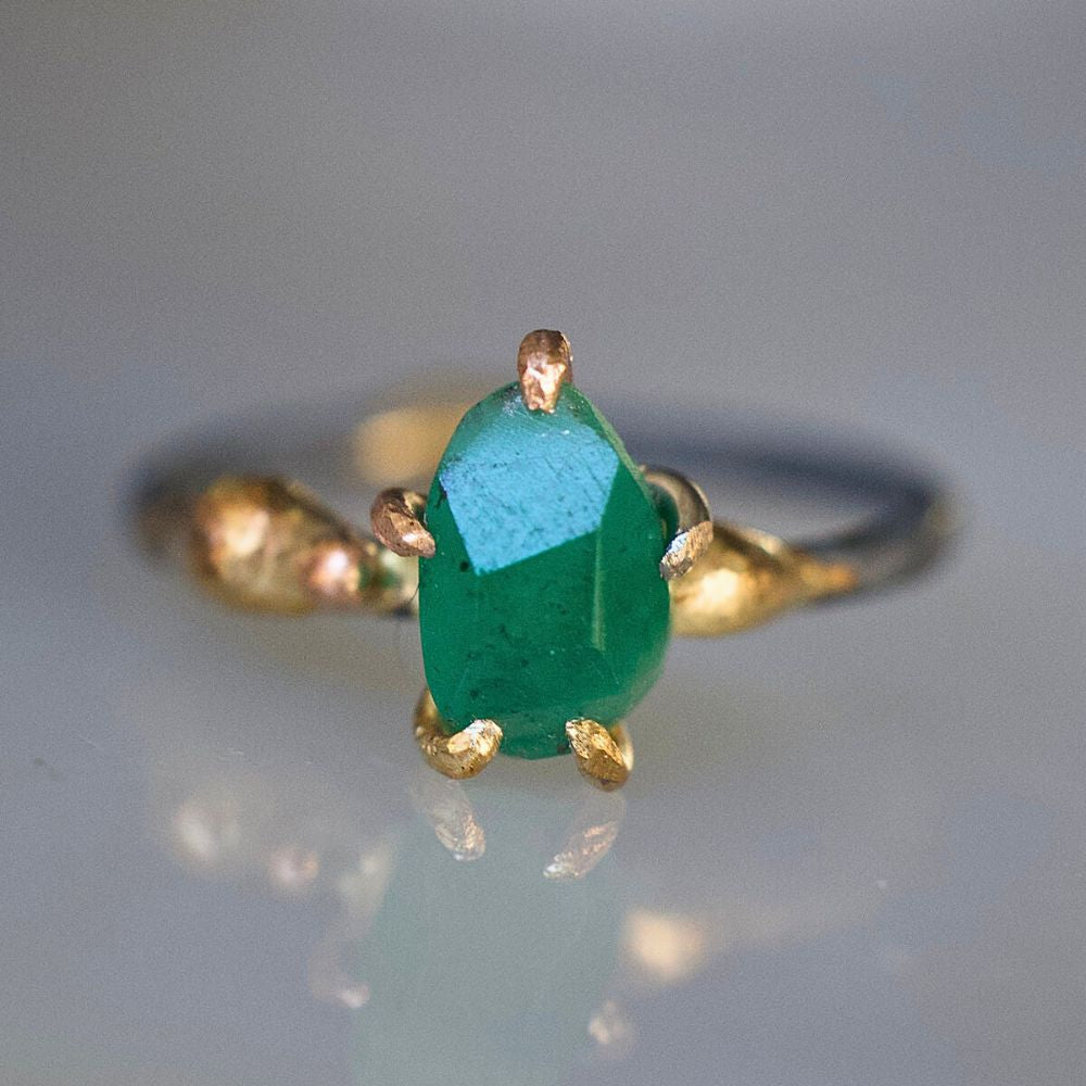 Brazilian Emerald Small Stone Ring