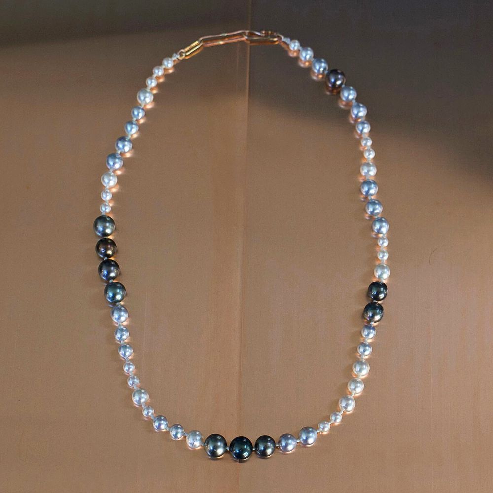 Akoya and Tahitian 22" Cultured Pearl Strand