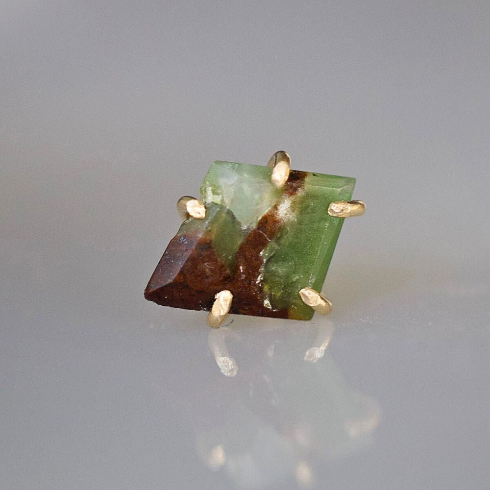 Peruvian Opal Small Stone Single Stud