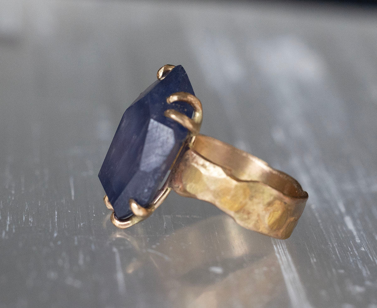 Tanzanian Purple Sapphire Large Stone Ring on Our 5MM Cigar Band