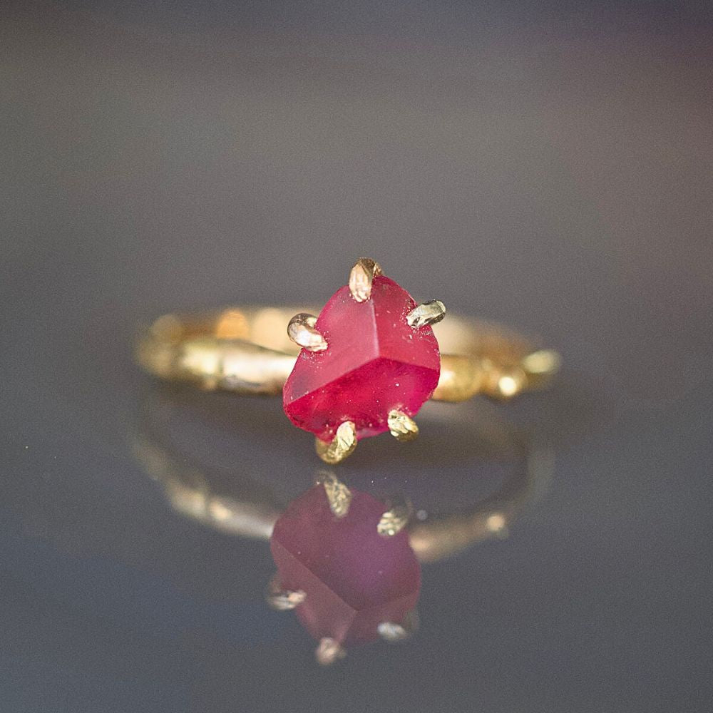Exceptional Ruby Small Stone Ring on a Yellow Gold Band