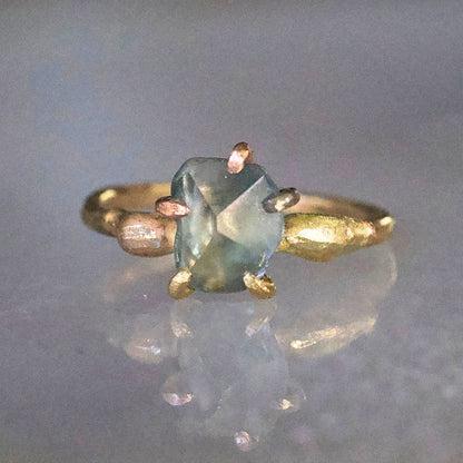 Montana Sapphire Small Stone Ring on a Yellow Gold Embedded Band