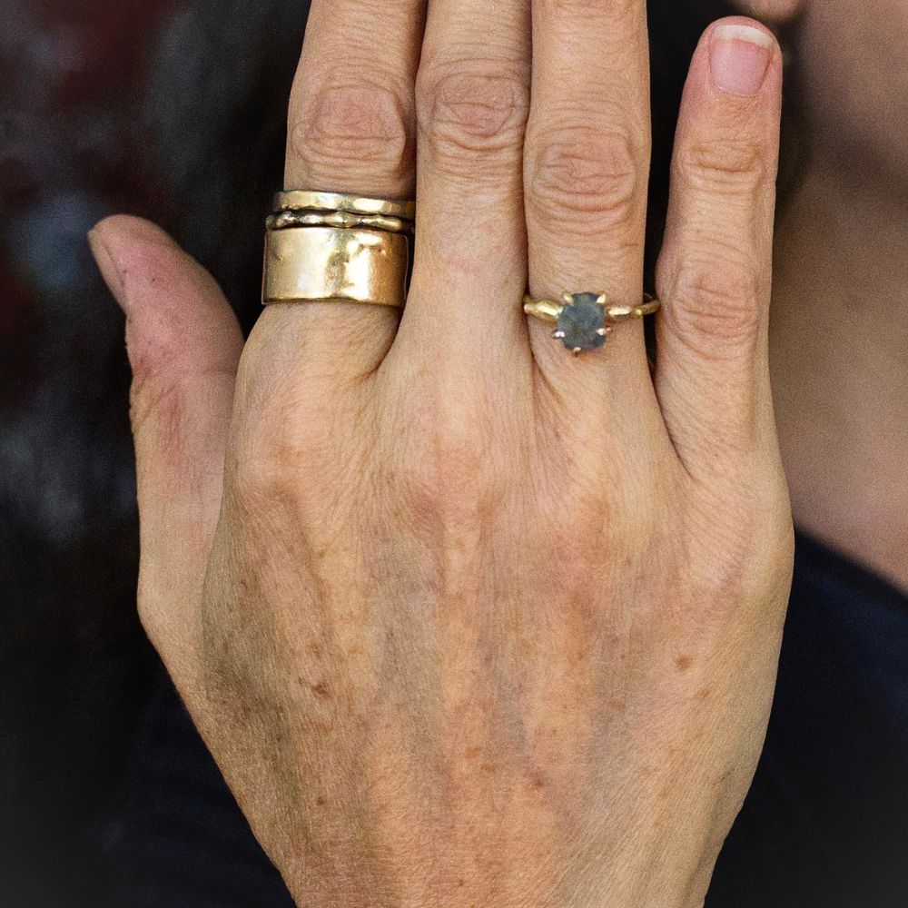 Montana Sapphire Small Stone Ring on a Yellow Gold Embedded Band