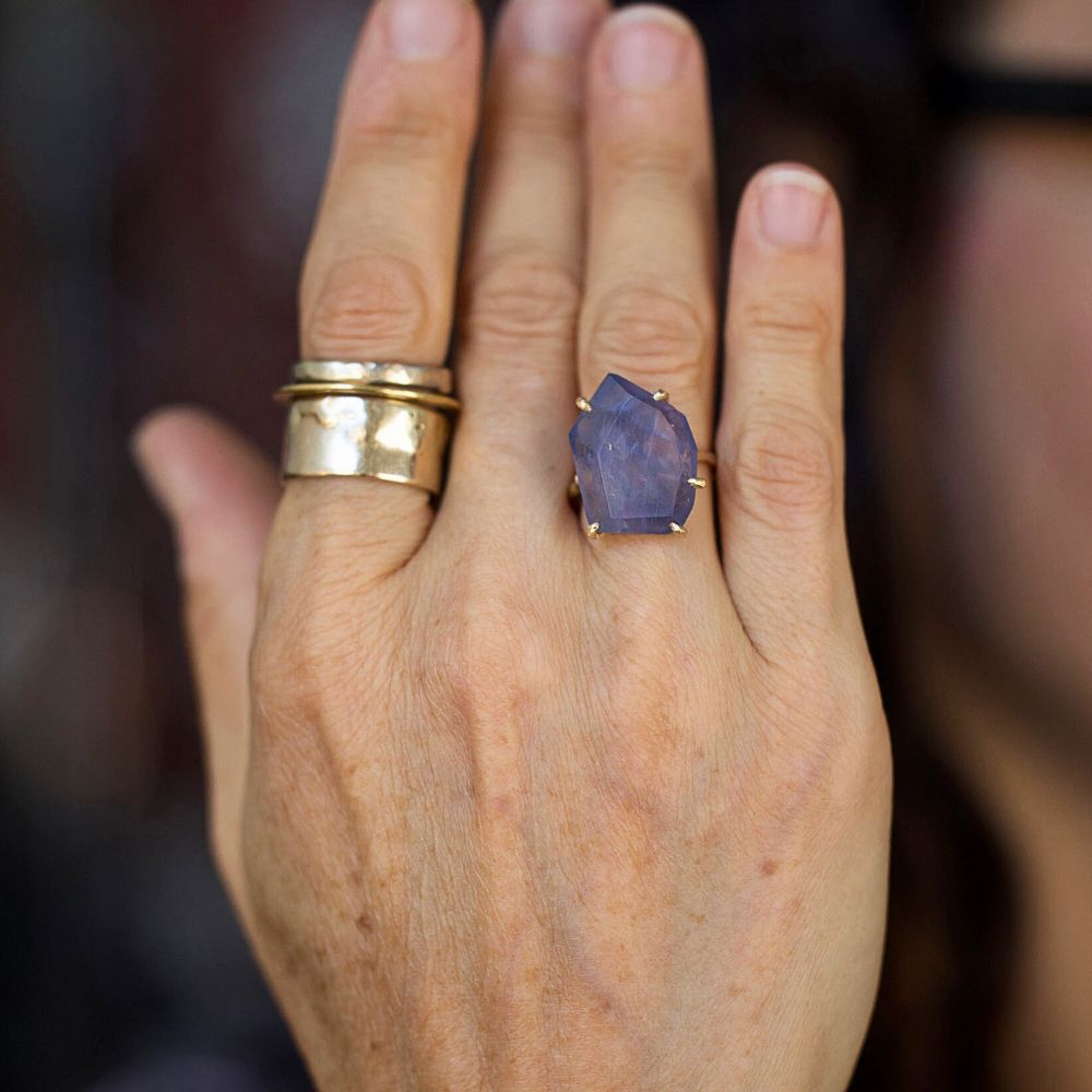 Tanzanian Purple Sapphire Large Stone Ring on a Yellow Gold Band