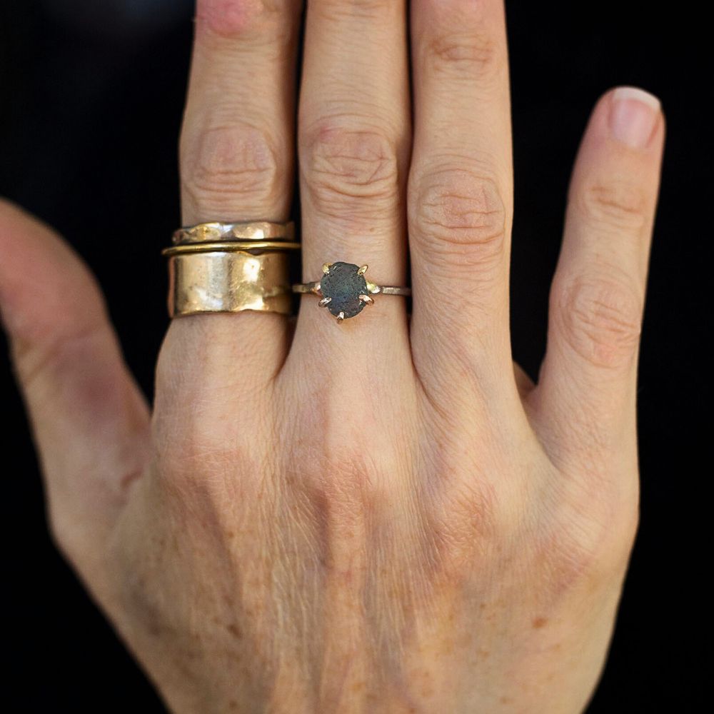 Montana Sapphire Medium Stone Ring on a Palladium and Gold Band