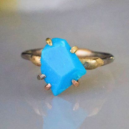 Kingman Turquoise Medium Stone Ring on a Palladium and Gold Band