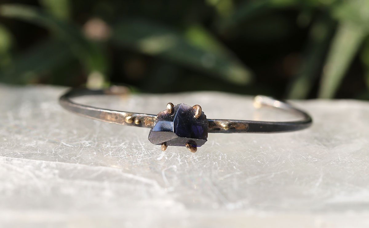 Iolite cuff