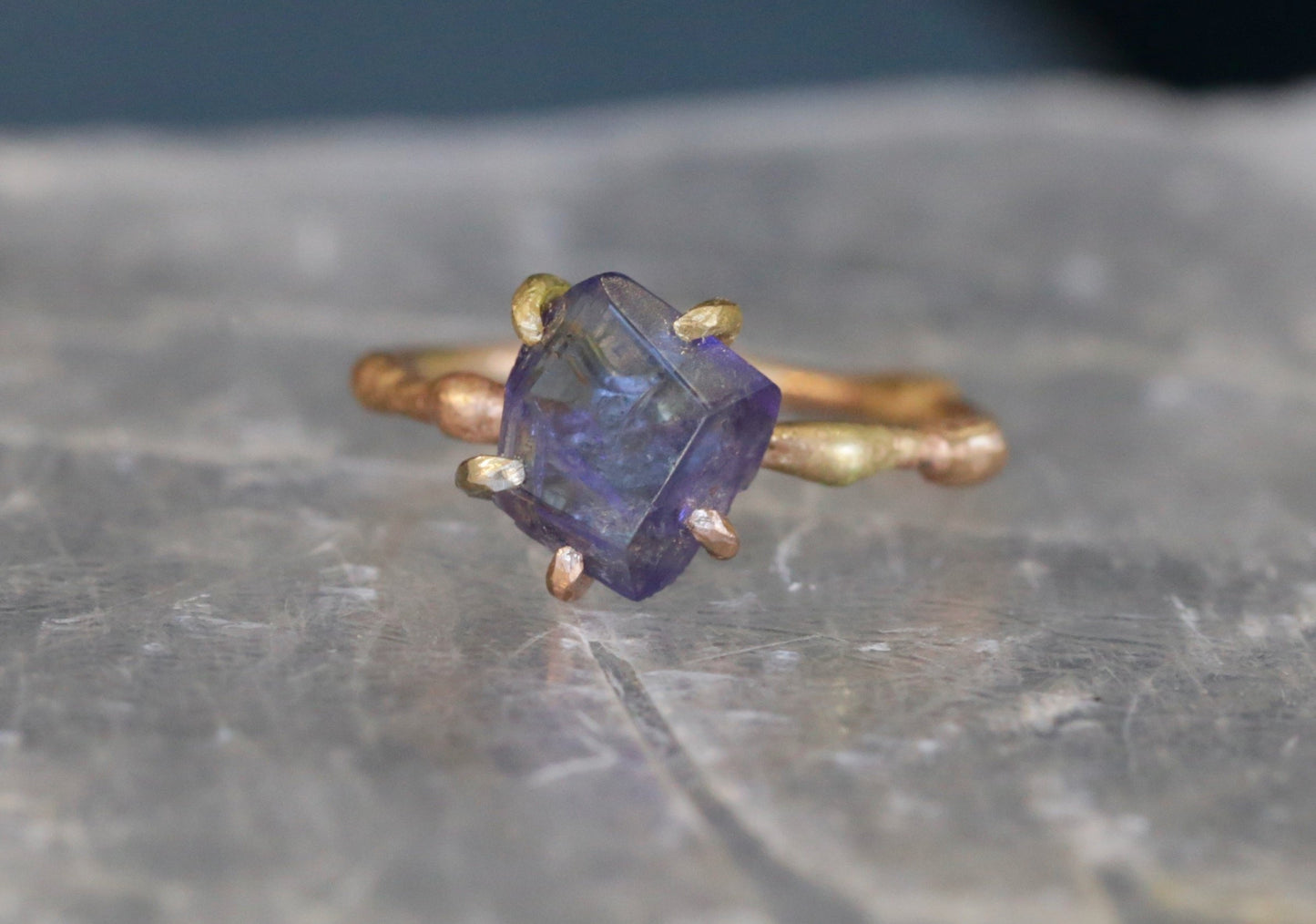 Tanzanite small ring with gold band